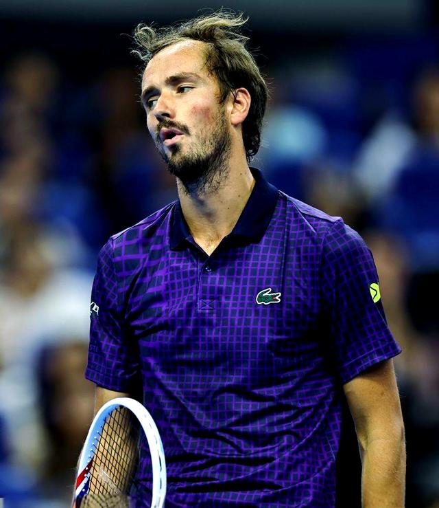 日本网球队鏖战欧洲网球队，梅德韦杰夫打破历史纪录