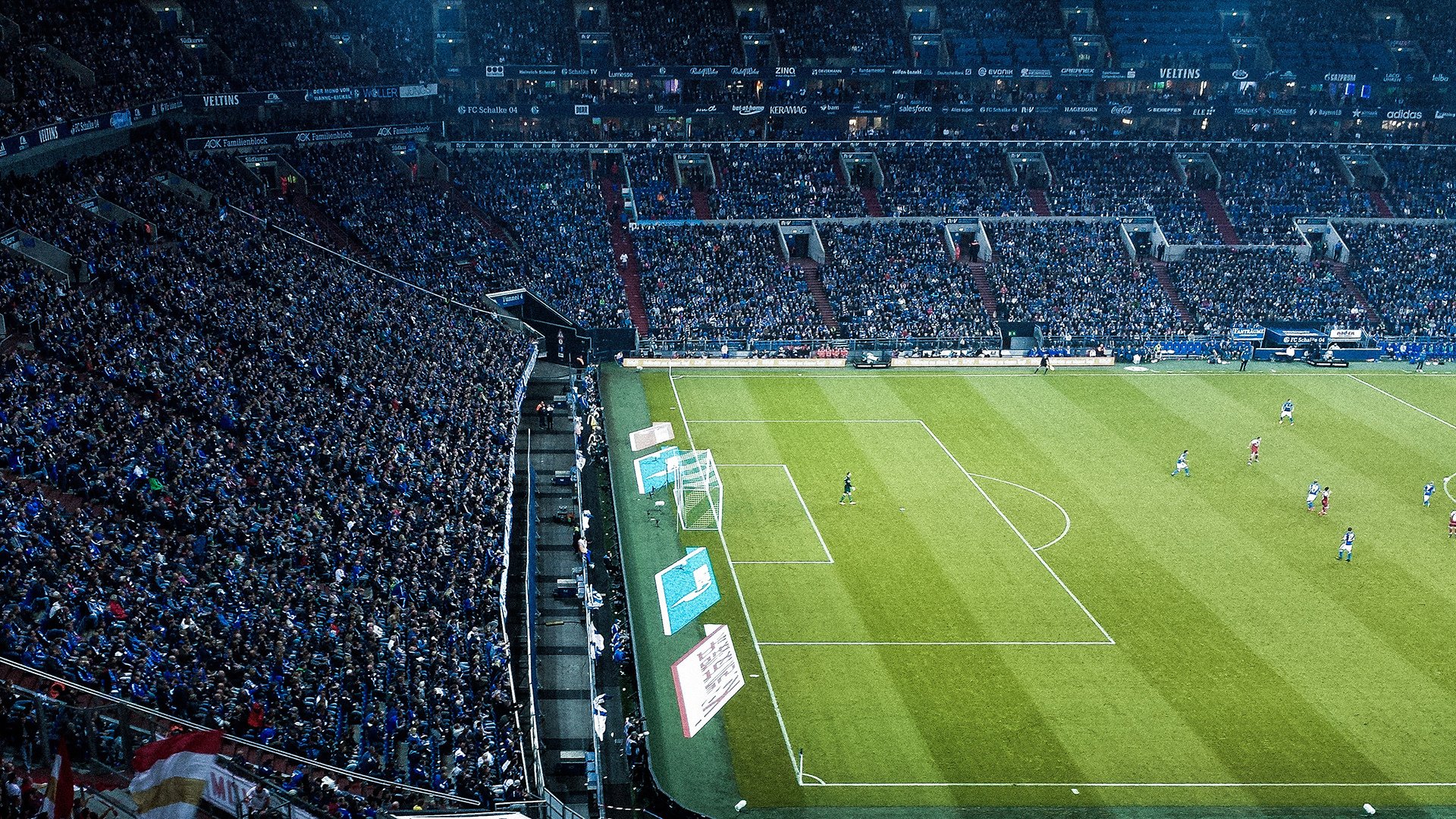 鏖战法兰西,皇马逆境突围,马丁内利一剑封喉惊艳欧洲